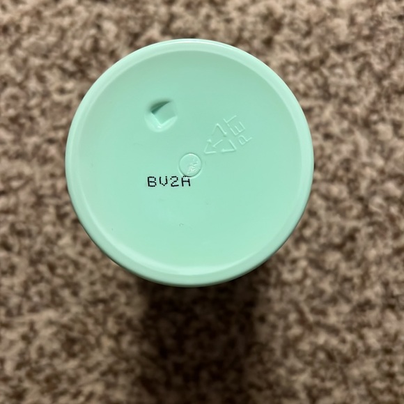 Milk Makeup Hydro Ungrip Makeup Remover + Cleansing Water - Picture 5 of 5